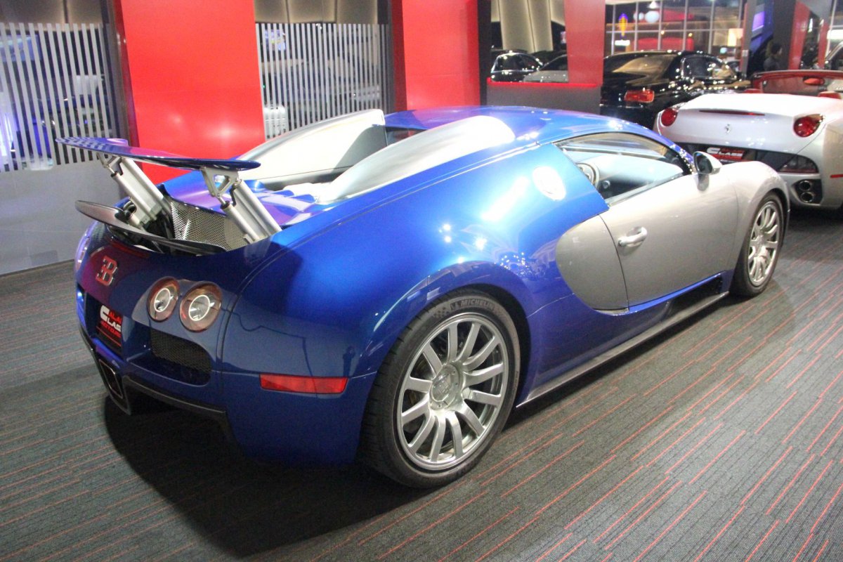 Al Ain Class Motors : Bugatti Veyron 16.4