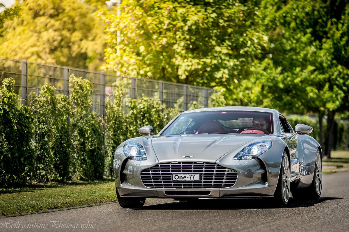 Spotted : Aston Martin One-77 by Stouf_V6. 