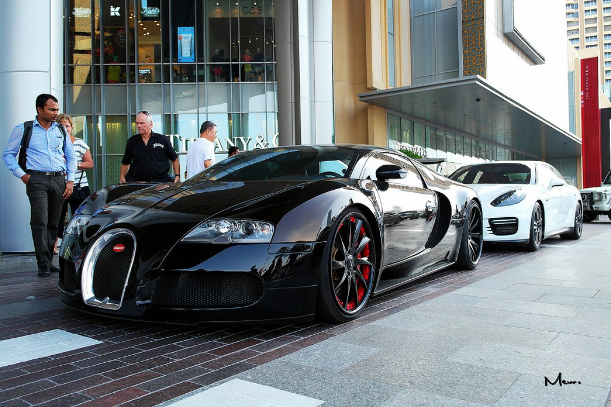 Black Bugatti Veyron on MPC Black Wheels Dubai.