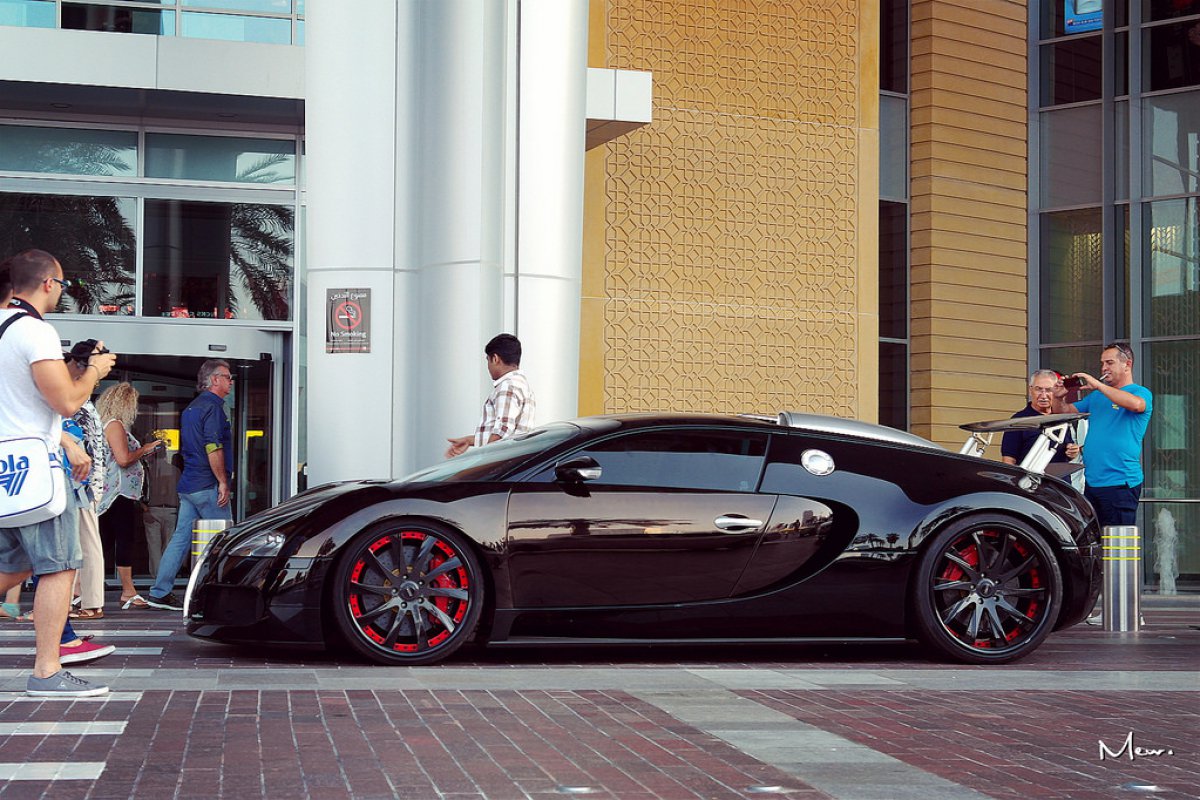 Black Bugatti Veyron on MPC Black Wheels Dubai.