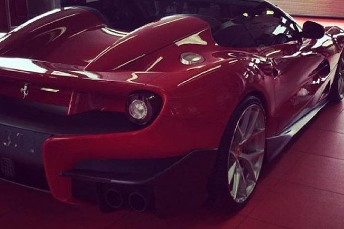 Ferrari F12 TRS : Une Ferrari à 3.1 millions deuros. 