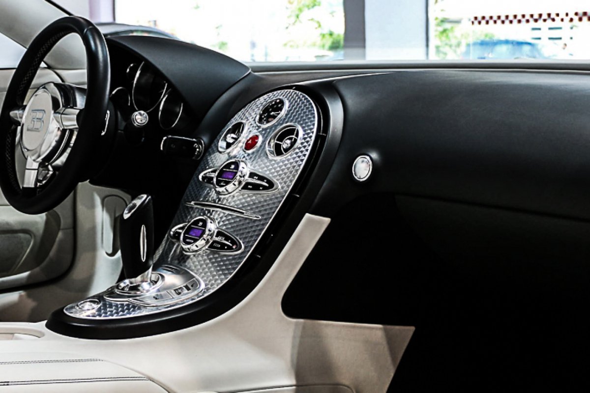 Deals on Wheels LLC : Bugatti Veyron Grand Sport.