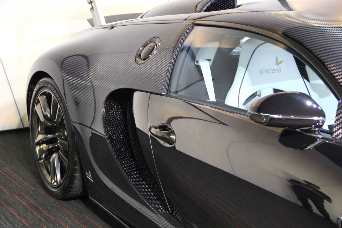 Al Ain Class Motors : Bugatti Veyron Mansory Vincero.