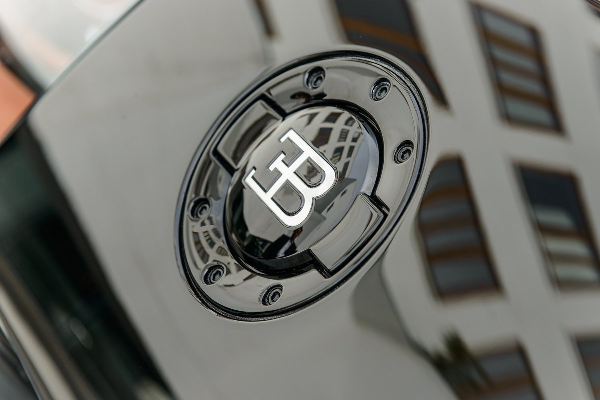 Drake vend sa Bugatti Veyron 16.4 Sang Noir Edition. 