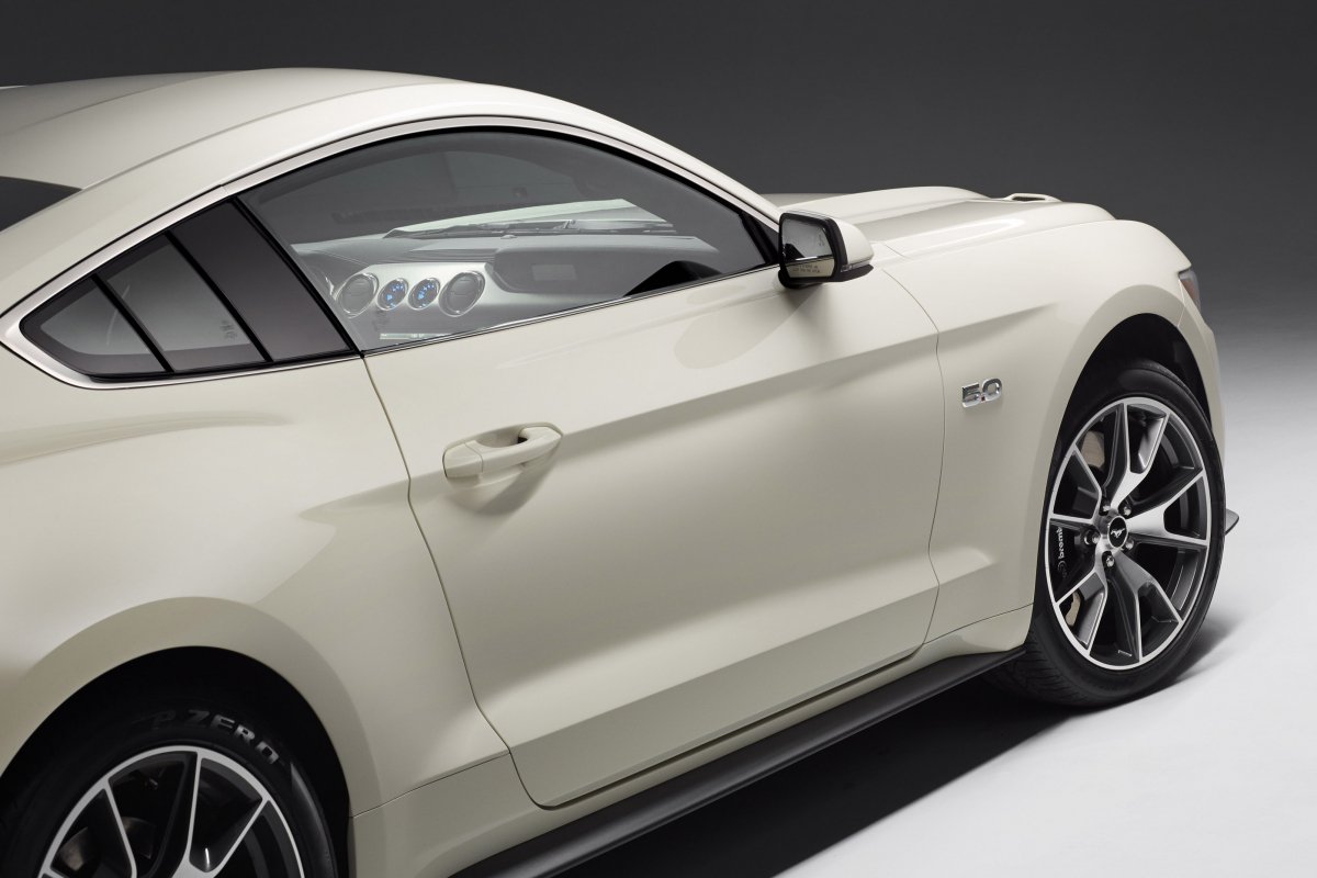 Salon New York 2014 : Ford Mustang GT 50 Year Limited Edition.