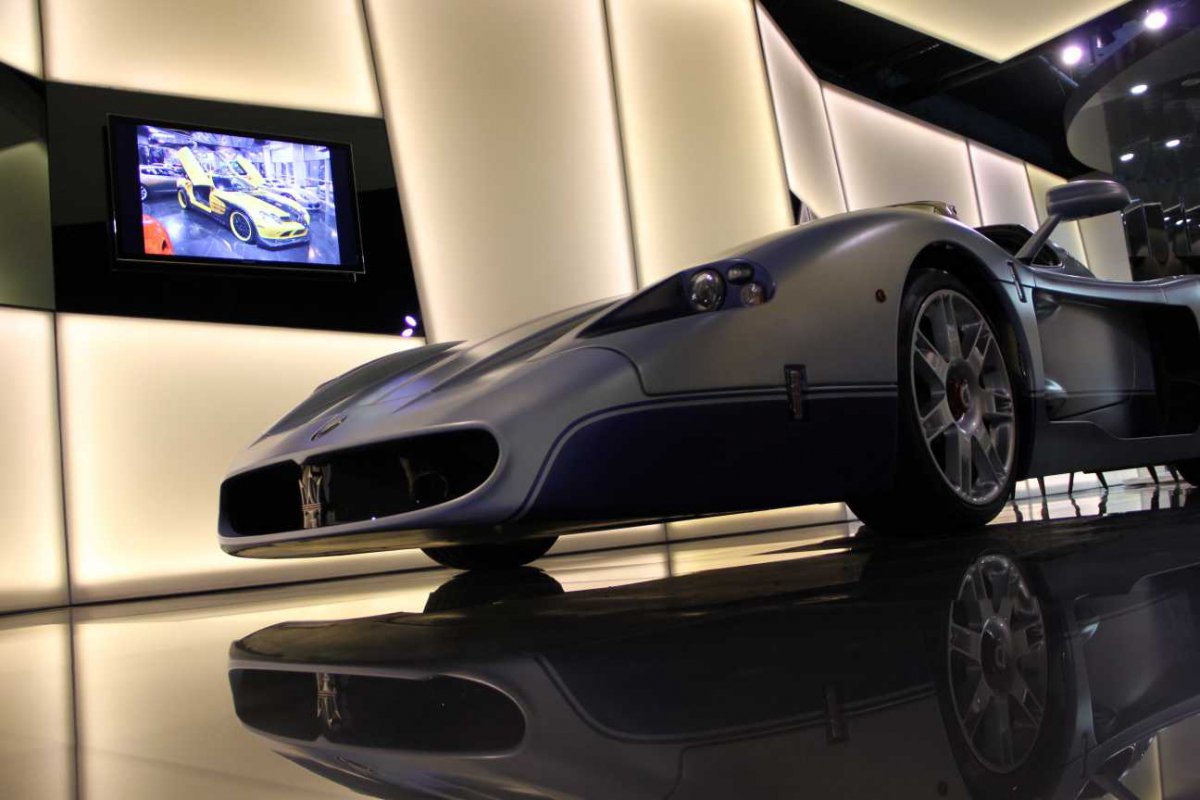 Al Ain Class Motors : Maserati MC12 "Dark Blue".