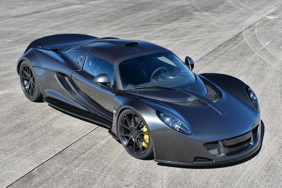 La Hennessey Venom GT devient la voiture la plus rapide du monde. 