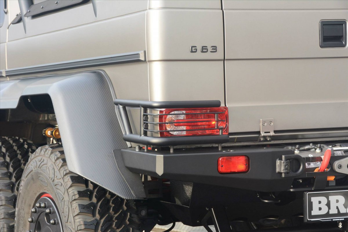 ​Mercedes-Benz G63 6×6 by Brabus. 