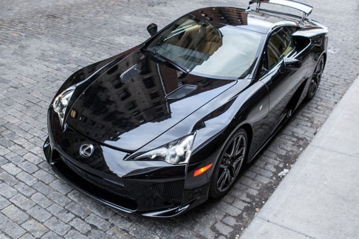 For sale : Lexus LFA