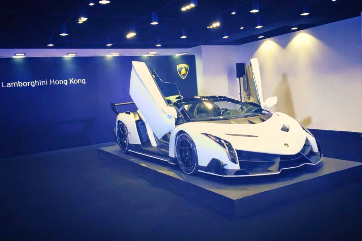 Lamborghini Veneno Roadster welcome to hong kong