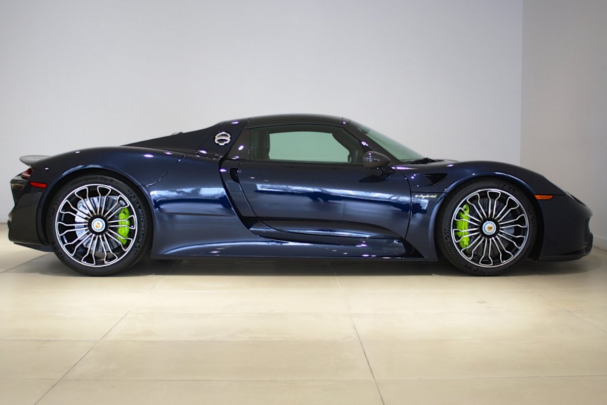 For Sale : 918 Spyder Weissach package