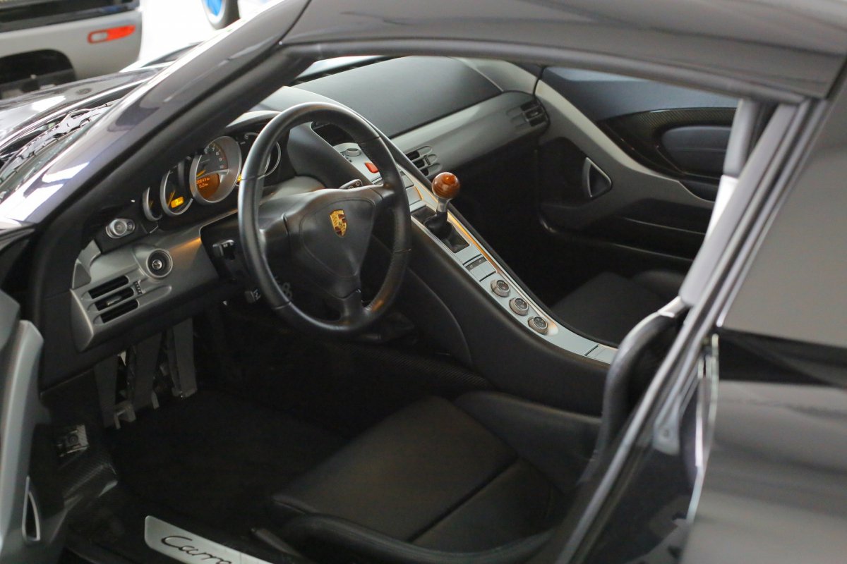 For Sale : Porsche Carrera GT