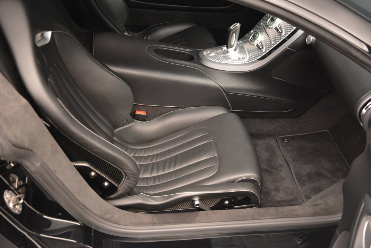 2008 : Bugatti Veyron 16.4 disponible dès 15.000 € / mois en Leasing. 