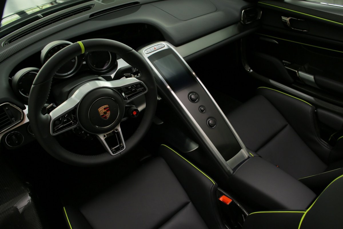 For Sale : Porsche 918 Spyder - 2015 - 