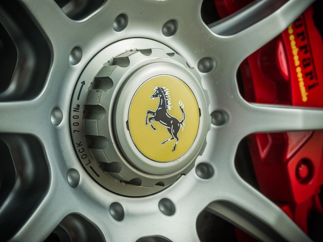 Dick Lovett : Ferrari LaFerrari for sale 