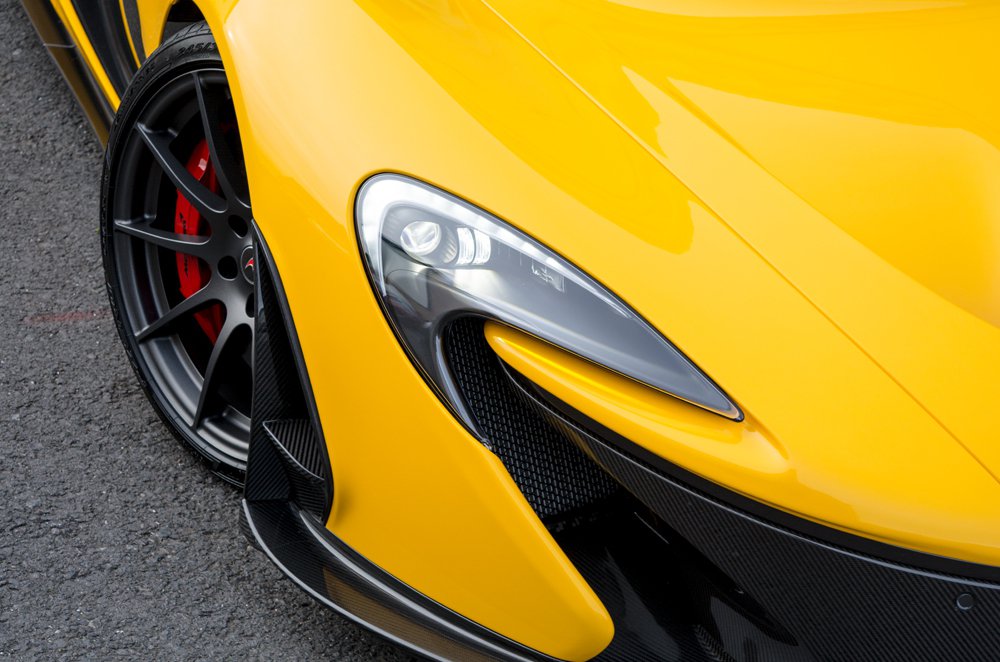AMARI SUPERCARS : McLaren P1 