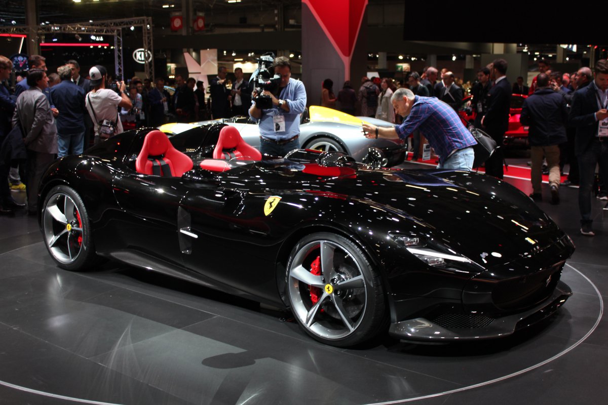 Mondial de l'Auto 2018 : Les Ferrari Monza SP1 et SP2