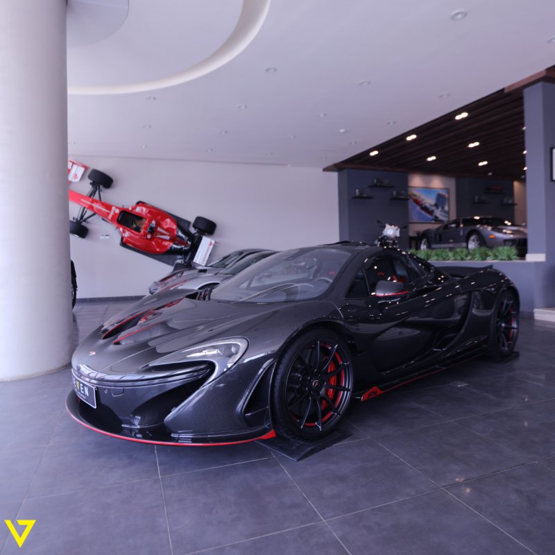 For sale : Mclaren P1 Carbon Series 1 out of 5