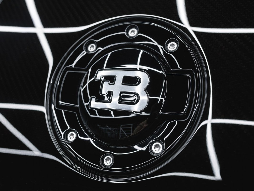 RM Sotheby's : 2013 Bugatti Veyron 16.4 Grand Sport Vitesse