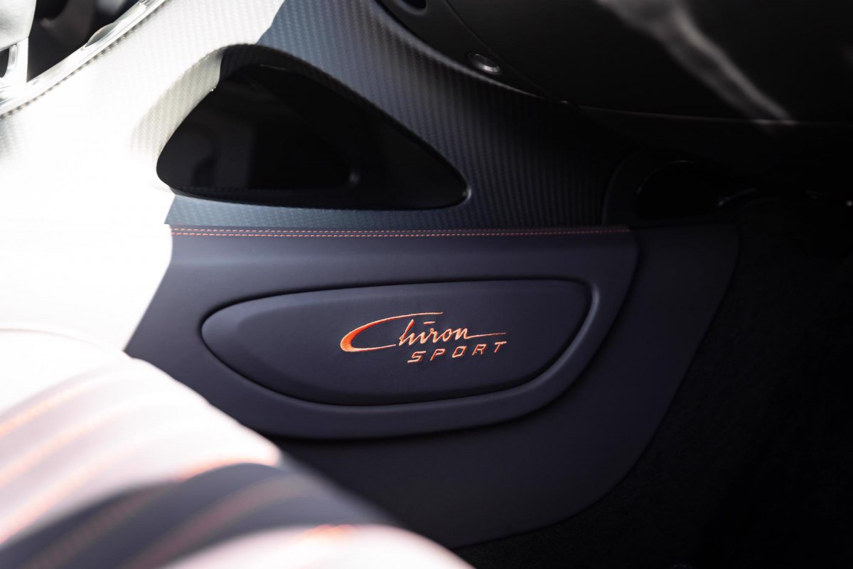 International Collectables : Bugatti Chiron Sport 110 ans 