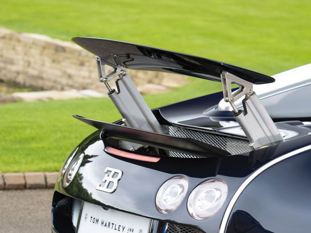 TOM HARTLEY : 2010 Bugatti Veyron Grand Sport 